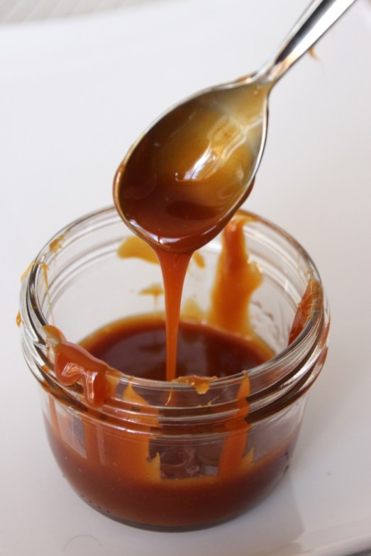Whiskey Caramel Sauce {{Baking Bytes}}