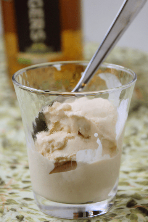 Whiskey Ginger Ice Cream {{Baking Bytes}}